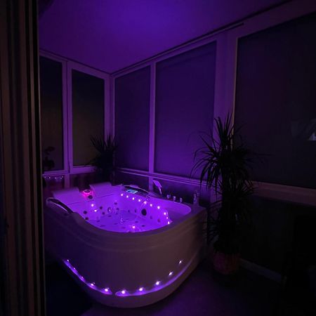 Luxrooms - Hotel Type With Private Jacuzzi Bjelovar Dış mekan fotoğraf