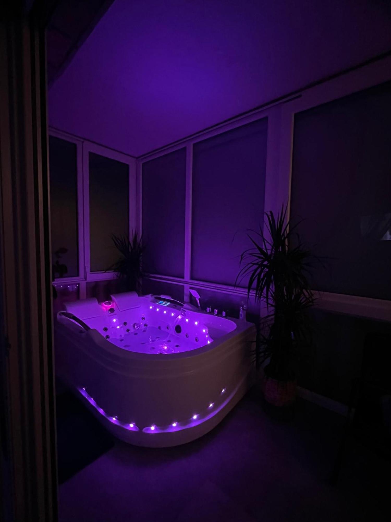 Luxrooms - Hotel Type With Private Jacuzzi Bjelovar Dış mekan fotoğraf