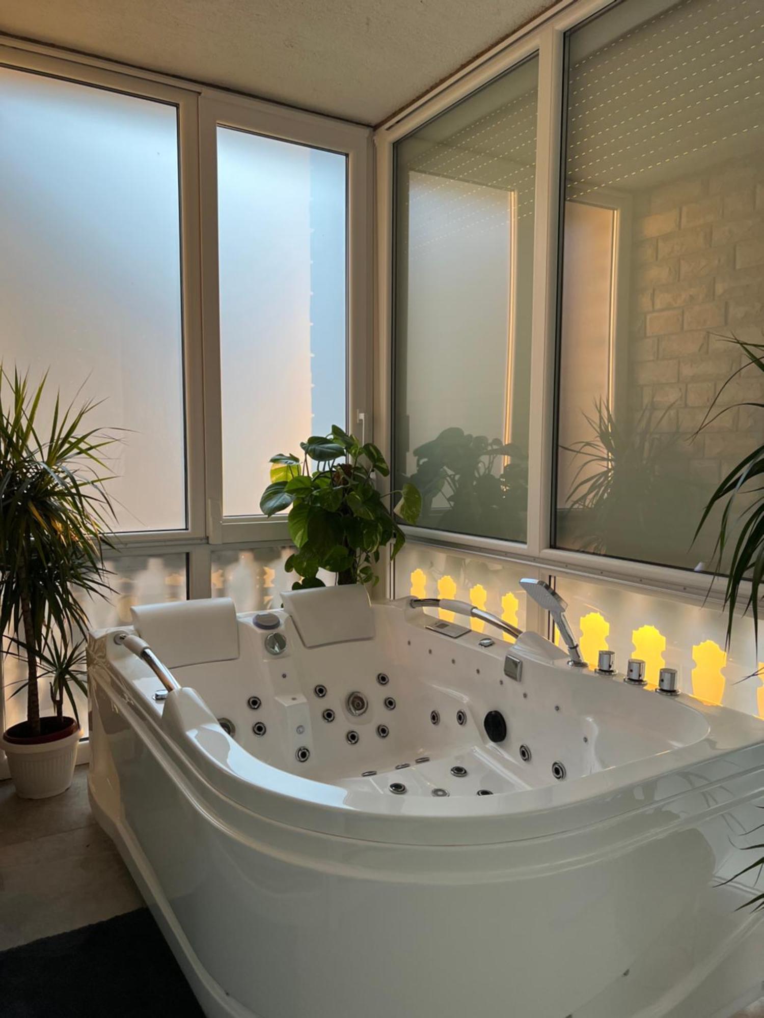 Luxrooms - Hotel Type With Private Jacuzzi Bjelovar Dış mekan fotoğraf