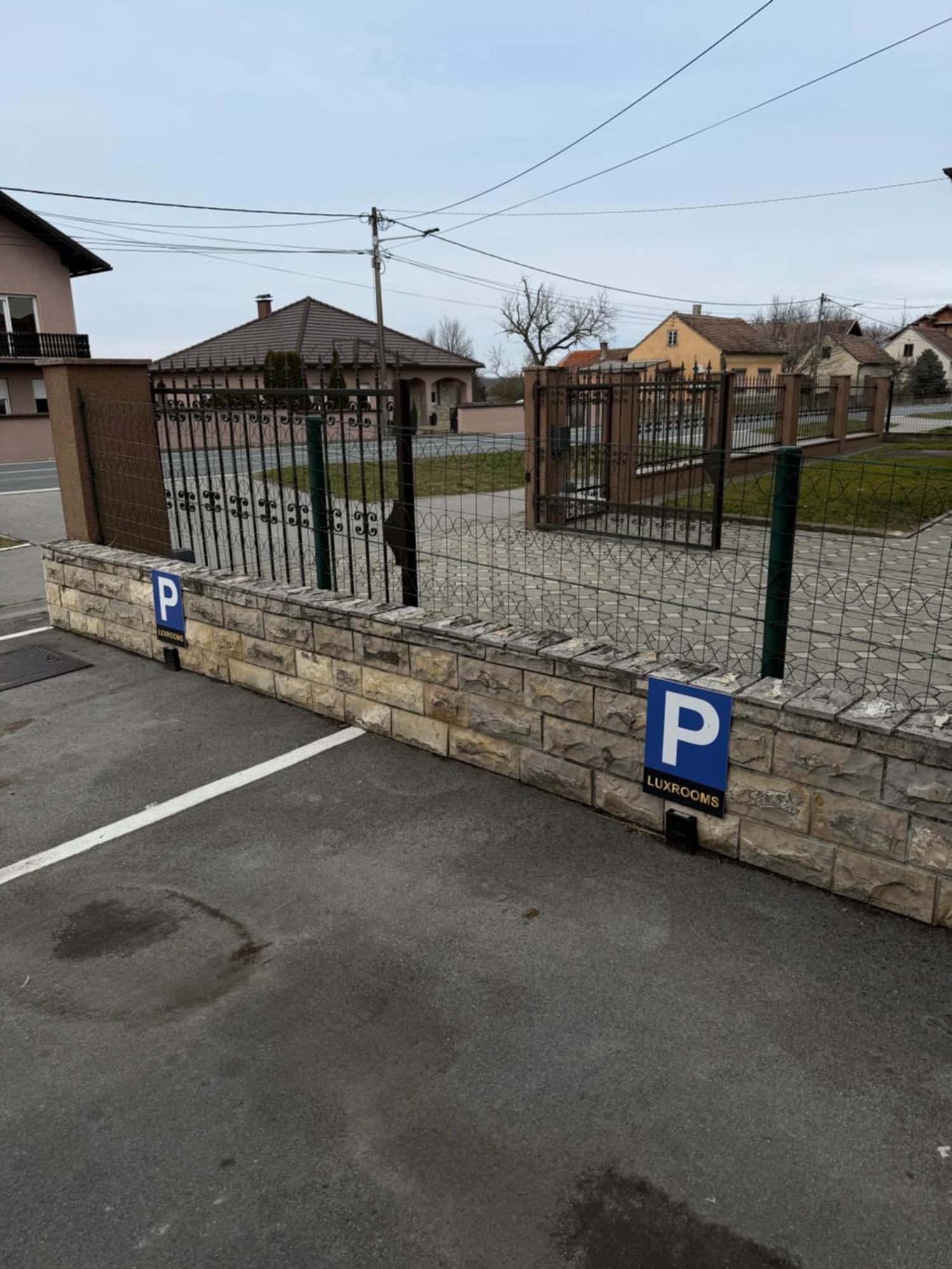 Luxrooms - Hotel Type With Private Jacuzzi Bjelovar Dış mekan fotoğraf