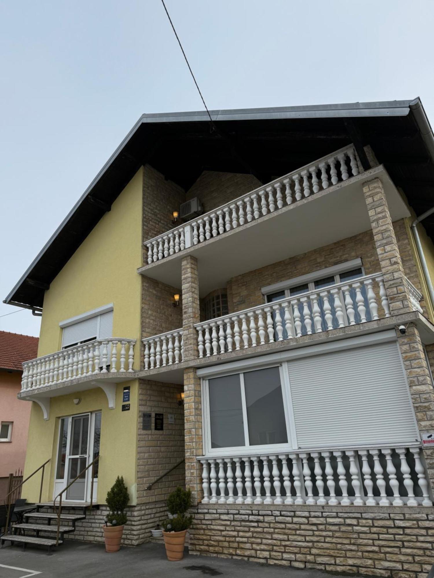 Luxrooms - Hotel Type With Private Jacuzzi Bjelovar Dış mekan fotoğraf